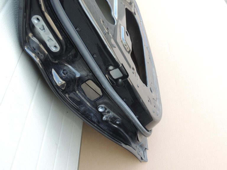 BMW 5. sērijas F10 Sedans Aizmugurējās labās durvis Aizmugurējās labās durvis Krāsa Melna 2 668
