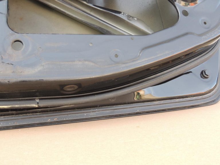 BMW 5. sērijas F10 Sedans Aizmugurējās labās durvis Aizmugurējās labās durvis Krāsa Melna 2 668