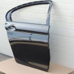 BMW 5. sērijas F10 Sedans Aizmugurējās labās durvis Aizmugurējās labās durvis Krāsa Melna 2 668