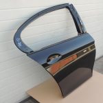 BMW 5. sērijas F10 Sedans Aizmugurējās labās durvis Aizmugurējās labās durvis Krāsa Melna 2 668
