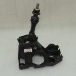 Toyota Yaris IV pārnesumu pārslēgšanas mehānisms, pārnesumu svira, 6 pārnesumu kārba, 3353002360, oriģinālā detaļa (OE)