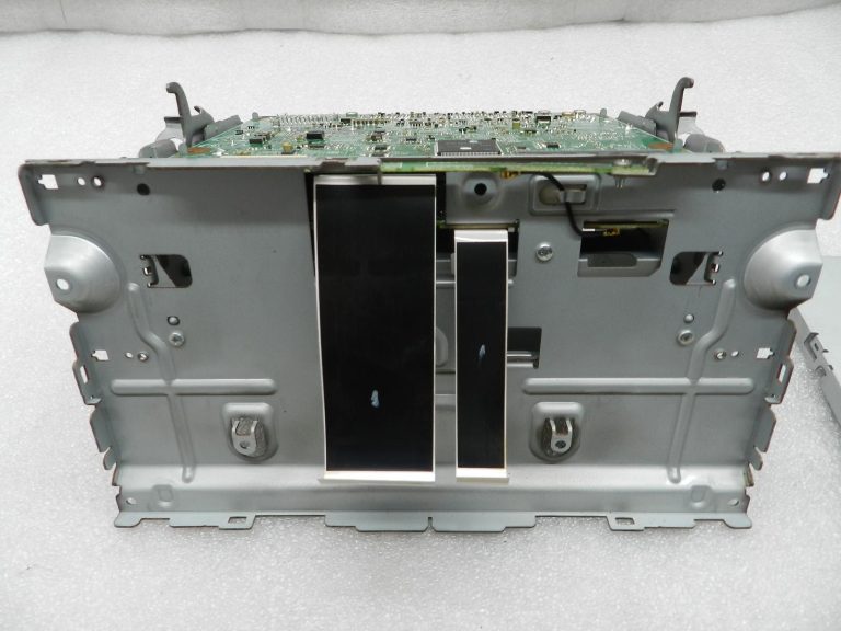Toyota Corolla E210 oriģinālais radio ir BOJĀTS!!! 8614002681