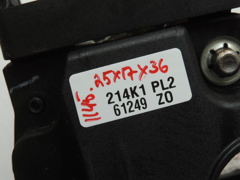 Toyota Yaris IV pārnesumu pārslēgšanas mehānisms, pārnesumu svira, 6 pārnesumu kārba, 3353002360, oriģinālā detaļa (OE)
