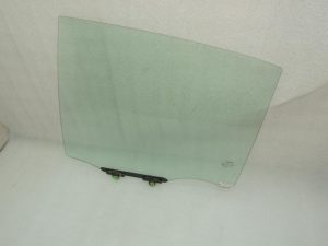 Toyota Corolla E210 sānu logs, aizmugurējais kreisais logs 6810402520 OE
