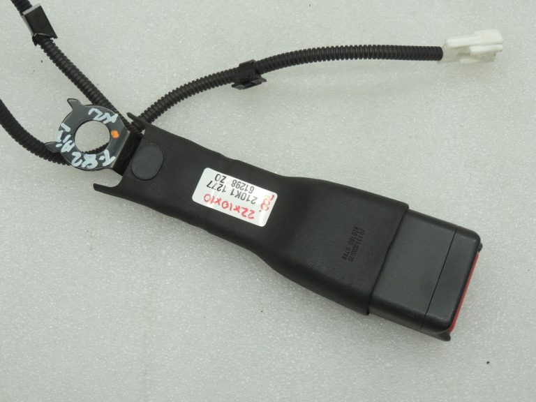 Toyota Yaris IV drošības jostas sprādze priekšā pa kreisi pie vadītāja sēdekļa 73230K0010C0 oriģināla OE