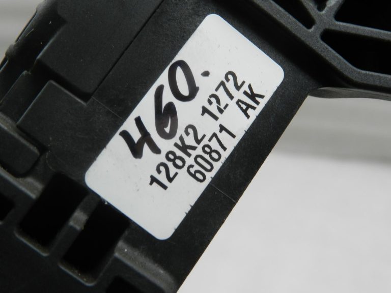 Toyota Corolla E210 oriģinālā gāzes pedāļa 7811002210 7811002211