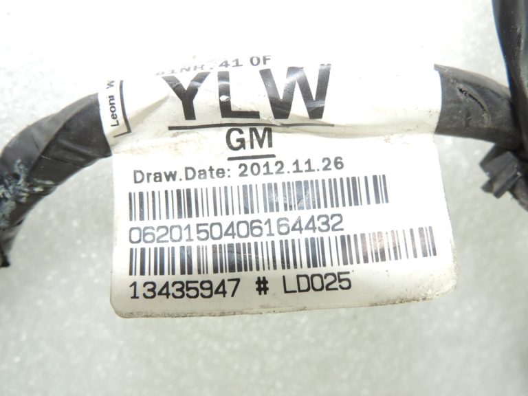 Opel Zafira C Tourer vadu kopne priekšējai kreisajai durvij YLW 13435948 13435947 OE