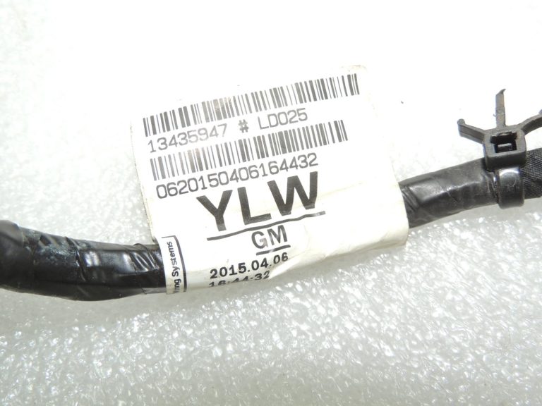 Opel Zafira C Tourer vadu kopne priekšējai kreisajai durvij YLW 13435948 13435947 OE