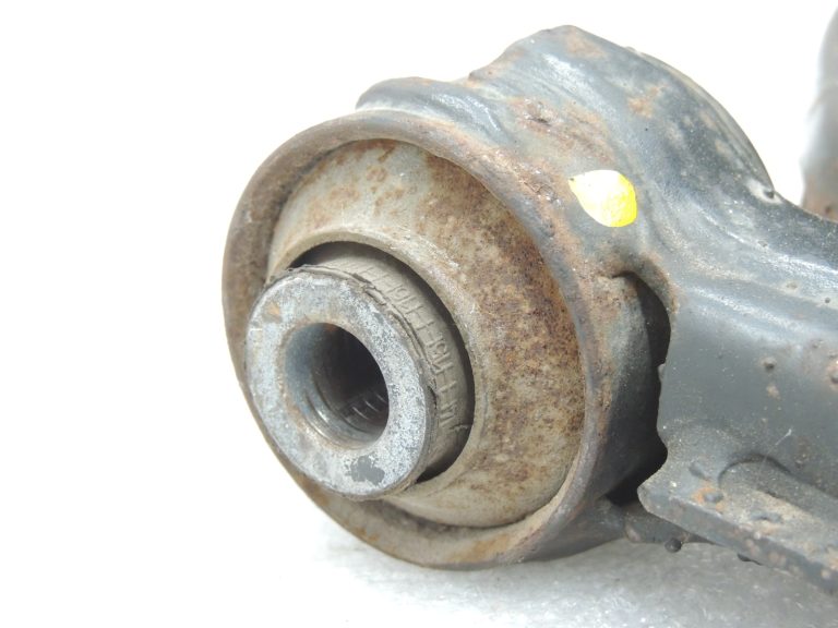 Alfa Romeo Giulietta 940 priekšējais kreisais šķērsvirziena kronšteins 50521046