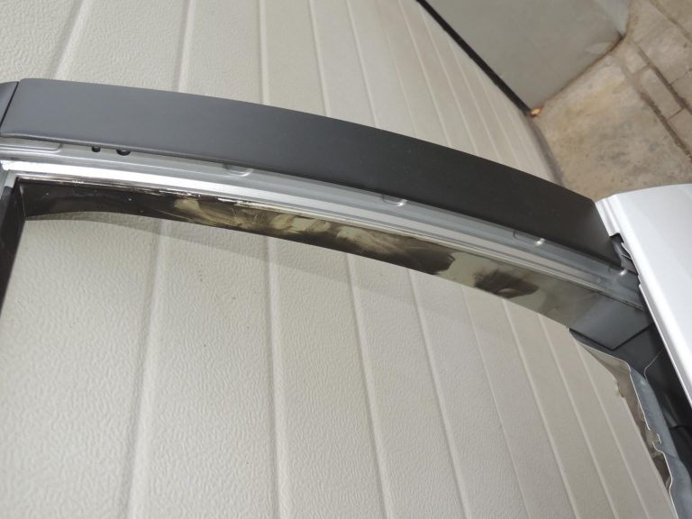 Toyota Corolla E210 E21 aizmugurējā labā durvī 6700302540 OE oriģināldetaļa
