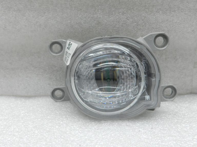 Toyota Corolla E210 oriģinālie miglas lukturi (labais) 8121002190