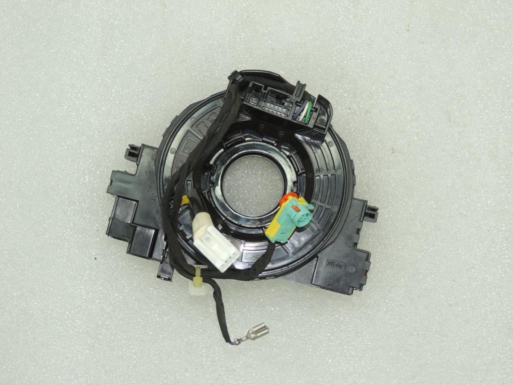 Toyota Yaris IV, Corolla, RAV4 – slīdošais gredzens, spirālveida atsperes, gaisa spilvens 8430802100 OE