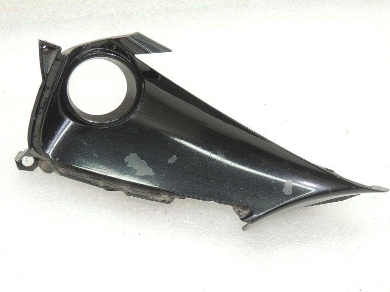 „Toyota Corolla E210“ miglas lukturu apvalks (labais), 8148102A10, 8148102A20, OE
