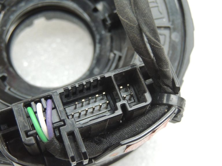 Toyota Yaris IV, Corolla, RAV4 – slīdošais gredzens, spirālveida atsperes, gaisa spilvens 8430802100 OE
