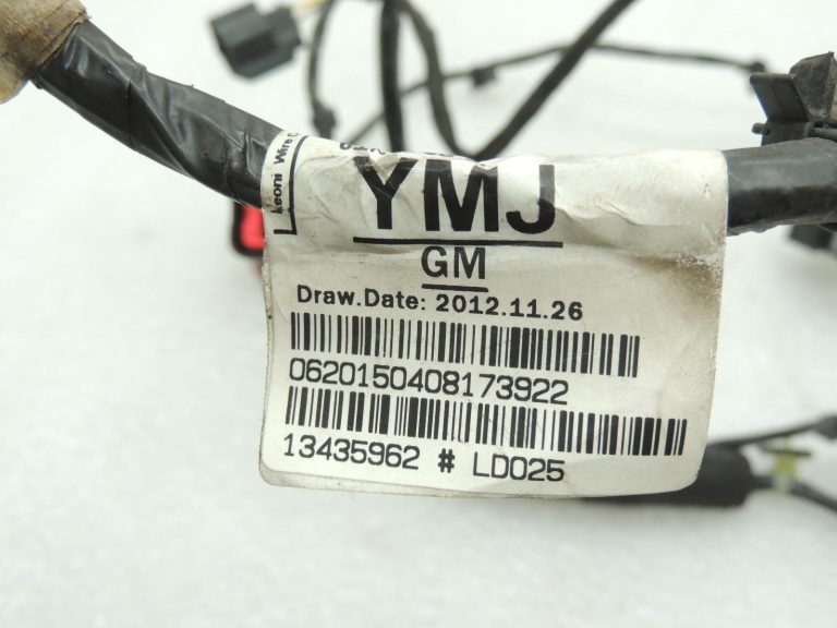 Opel Zafira C Tourer vadu kopne, aizmugurējā kreisā durvī, YNZ 13438220 13438222 OE