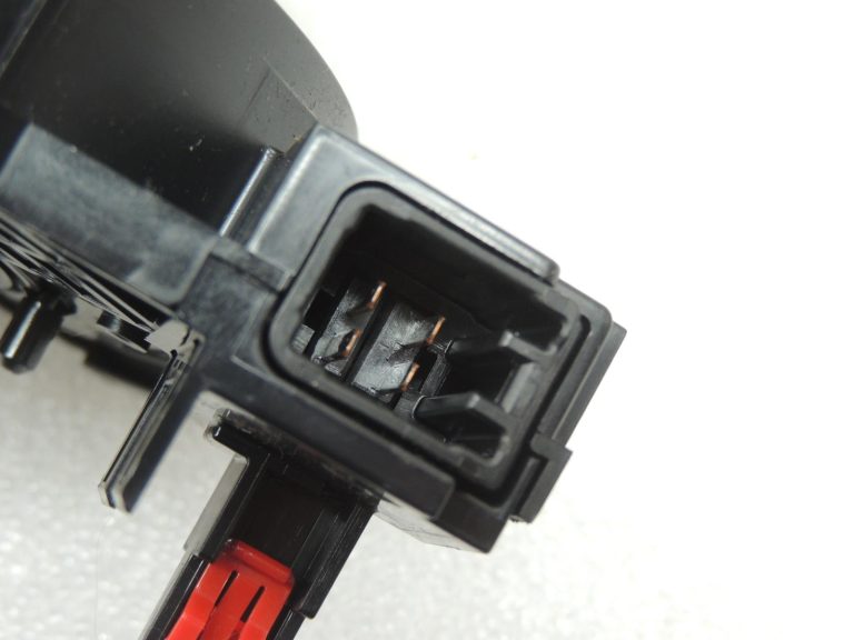 Toyota Yaris IV, Corolla, RAV4 – slīdošais gredzens, spirālveida atsperes, gaisa spilvens 8430802100 OE