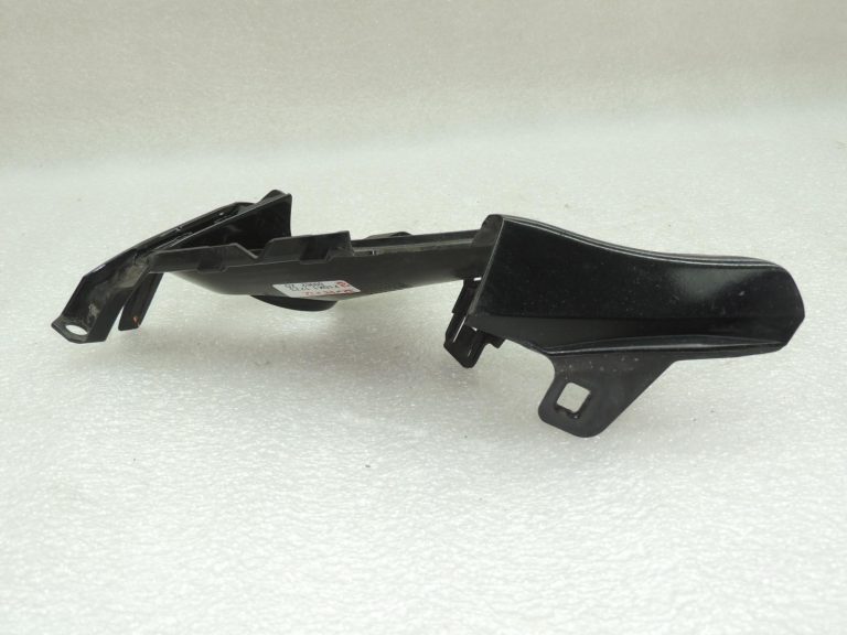 „Toyota Corolla E210“ miglas lukturu apvalks (labais), 8148102A10, 8148102A20, OE
