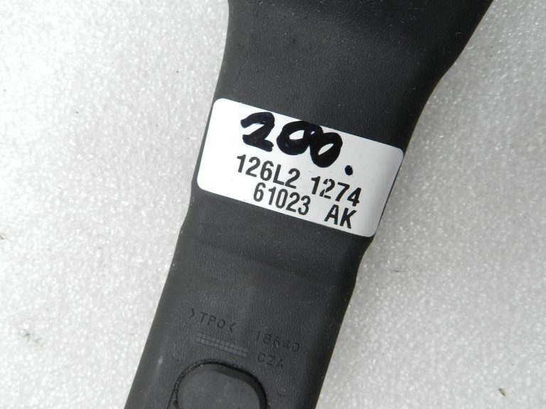 Toyota Corolla E210 oriģinālā drošības jostas sprādze priekšā pa labi 7323002B90