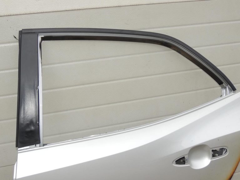 Toyota Corolla E210 E21 aizmugurējā kreisā durvī 6700402540 OE oriģināldetaļa