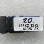 Toyota Corolla E210 oriģinālais stūres sildītāja slēdzis 8425533010
