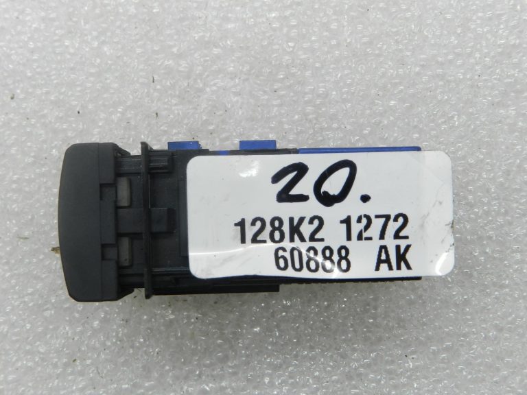 Toyota Corolla E210 oriģinālais stūres sildītāja slēdzis 8425533010