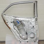 Toyota Corolla E210 E21 aizmugurējā kreisā durvī 6700402540 OE oriģināldetaļa