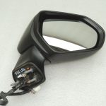 Toyota Corolla E210 labais ārējais spogulis 1J6 sudraba krāsā 8791002L40 8791002L41 OE