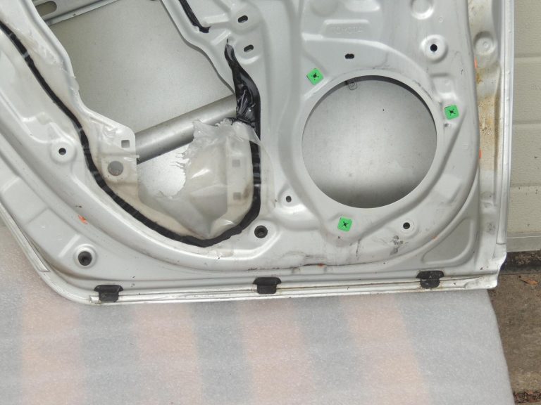 Toyota Corolla E210 E21 aizmugurējā kreisā durvī 6700402540 OE oriģināldetaļa
