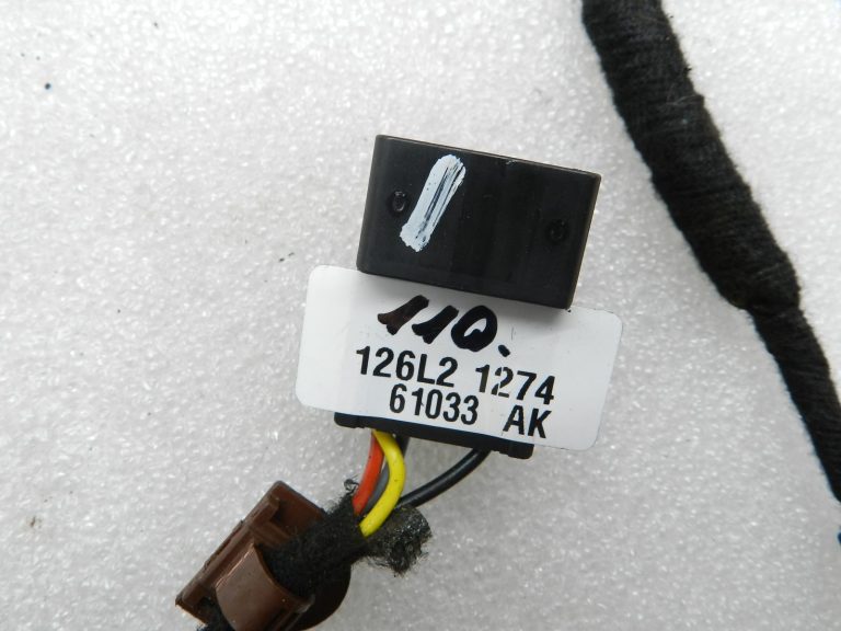 Toyota Corolla E210 oriģinālā sēdekļa vadu pīte priekšā pa kreisi 8219102250