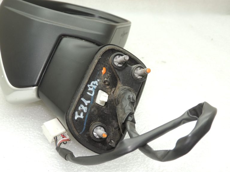 Toyota Corolla E210 labais ārējais spogulis 1J6 sudraba krāsā 8791002L40 8791002L41 OE