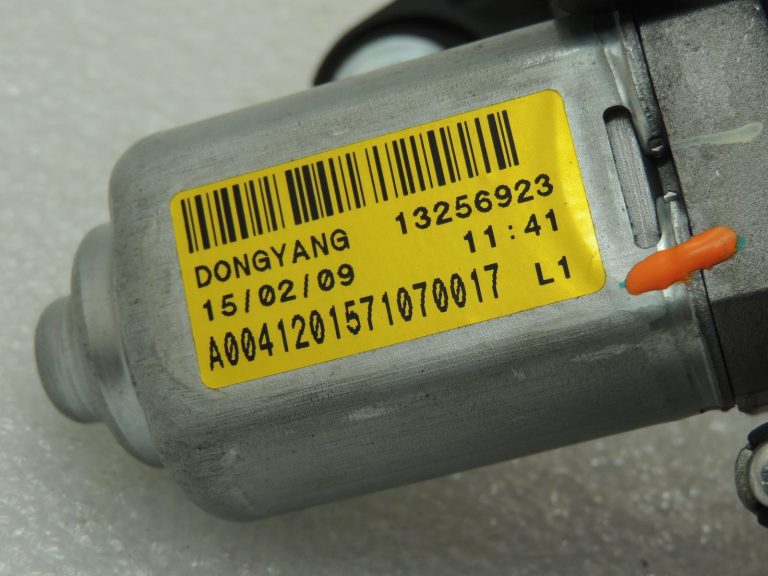 Opel Zafira C Tourer aizmugurējā stikla tīrītāja motors, stikla tīrītāja motors 13256923 OE