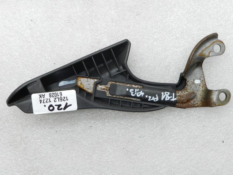 Toyota Corolla E210 oriģinālais sēdekļa regulēšanas svira priekšā pa labi 7249402220