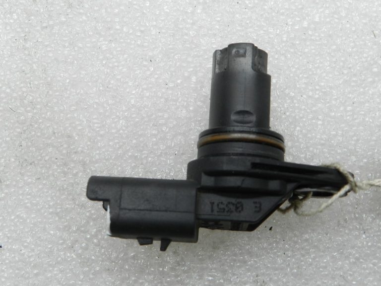Nissan Navara II D40 3.0 dCi oriģinālais vārpstas sensors 2373100Q0C
