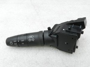 Nissan X-Trail oriģinālais pagrieziena signāla slēdzis un apgaismojuma slēdzis 255408H701