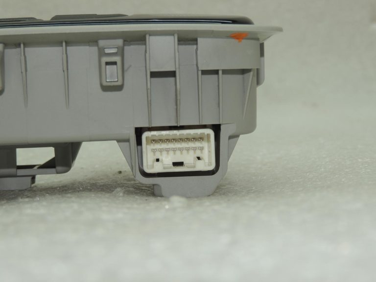 Toyota Yaris IV MXPA11 salona apgaismojums, priekšējā lasīšanas lampa, oriģināls OE