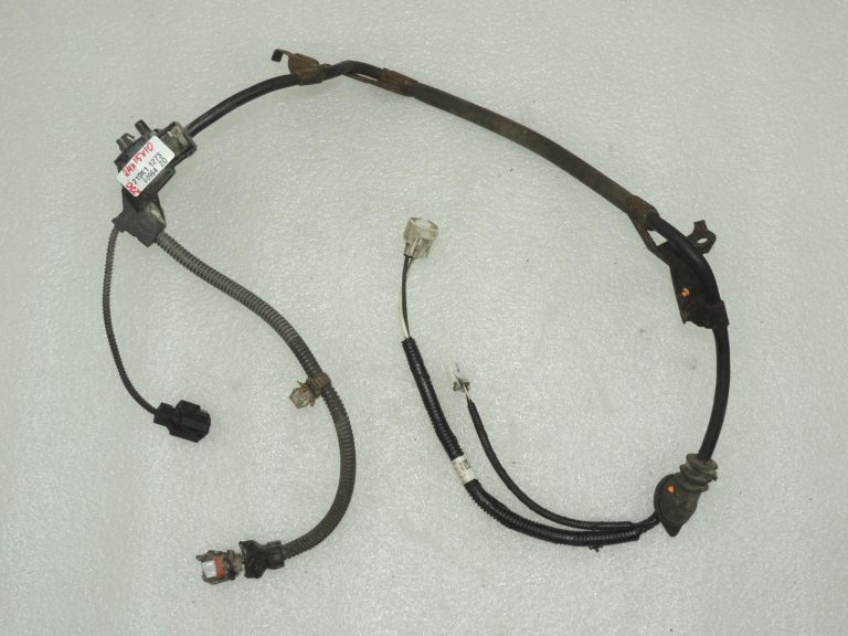 Toyota Corolla E210 vadu kopne aizmugurējai labās puses stāvbremzei 890C002030 OE