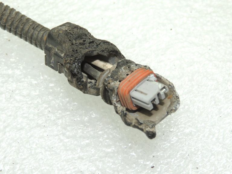 Toyota Corolla E210 vadu kopne aizmugurējai labās puses stāvbremzei 890C002030 OE