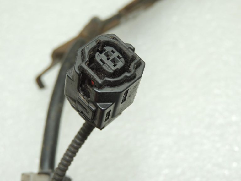 Toyota Corolla E210 vadu kopne aizmugurējai labās puses stāvbremzei 890C002030 OE