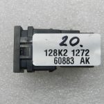 Toyota Corolla E210 oriģinālais USB AUX savienojums centrālajā konsolē 8619033060
