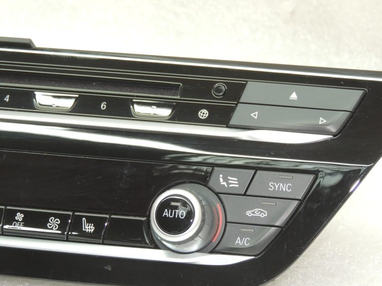 BMW 520d G30 gaisa kondicionēšanas vadības bloks, vadības pults, radio AC 61315A4A4E5, oriģināls