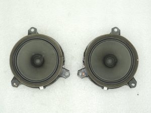 2x „Toyota Yaris IV“ aizmugurējie skaļruņi, komplekts 8616002B80 86160-02B80, oriģinālie OE