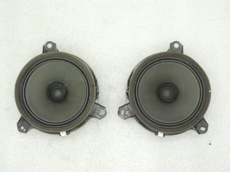 2x „Toyota Yaris IV“ aizmugurējie skaļruņi, komplekts 8616002B80 86160-02B80, oriģinālie OE