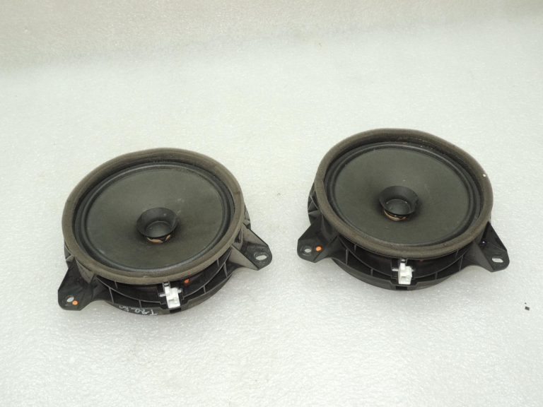 2x „Toyota Yaris IV“ aizmugurējie skaļruņi, komplekts 8616002B80 86160-02B80, oriģinālie OE