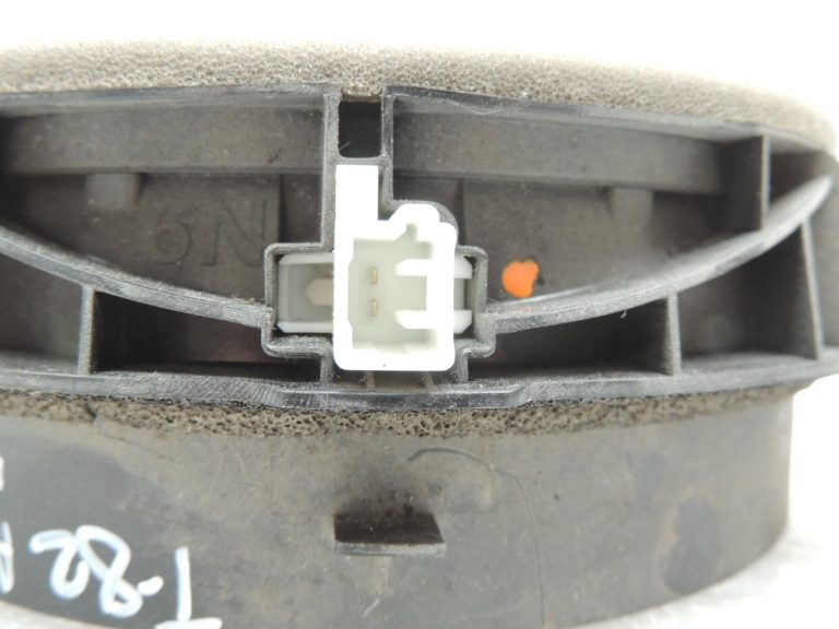 2x „Toyota Yaris IV“ aizmugurējie skaļruņi, komplekts 8616002B80 86160-02B80, oriģinālie OE