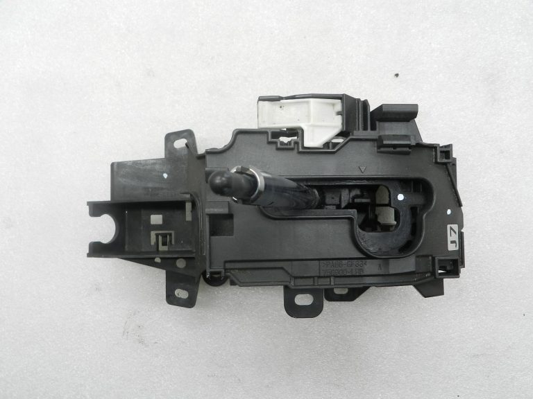 Toyota Corolla E210 oriģinālais pārnesumu pārslēgšanas mehānisms 33560F4010