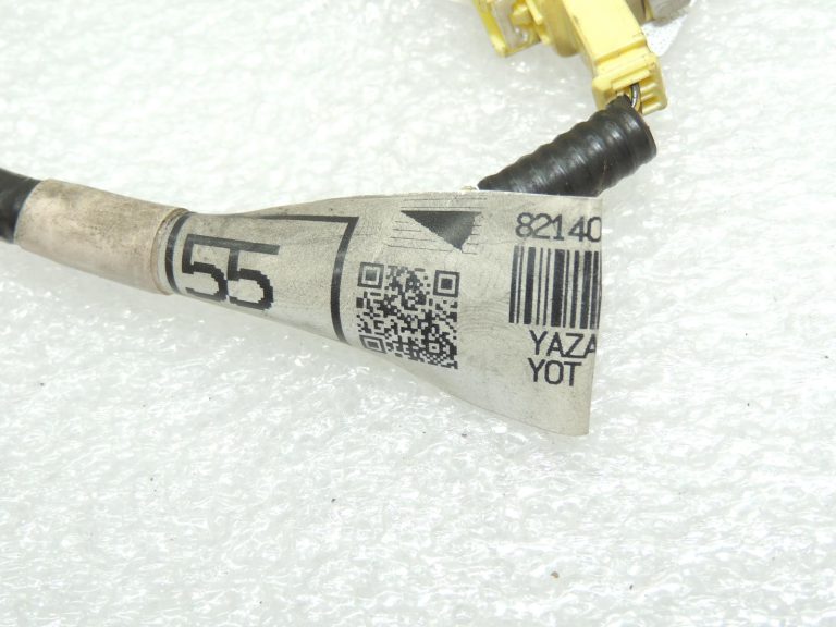 Toyota Corolla E210 savienotājs, vadu kopne, instrumentu panelis 8214002550 82142A, oriģināls