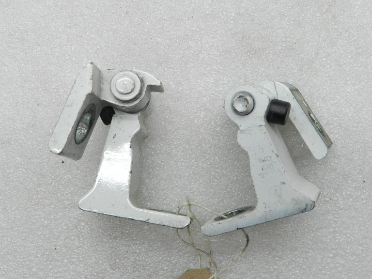 VW Passat Audi oriģinālais aizmugurējās kreisās puses durvju eņģu komplekts 0Q / C9A Pure White