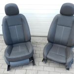 Opel Zafira C oriģinālais priekšējo sēdekļu komplekts, melns, neliels defekts!