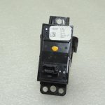 BMW 5. sērijas G30 stāvbremzes slēdzis „Auto Hold“ 61315A72FE4 oriģināls