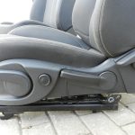Opel Zafira C oriģinālais priekšējo sēdekļu komplekts, melns, neliels defekts!